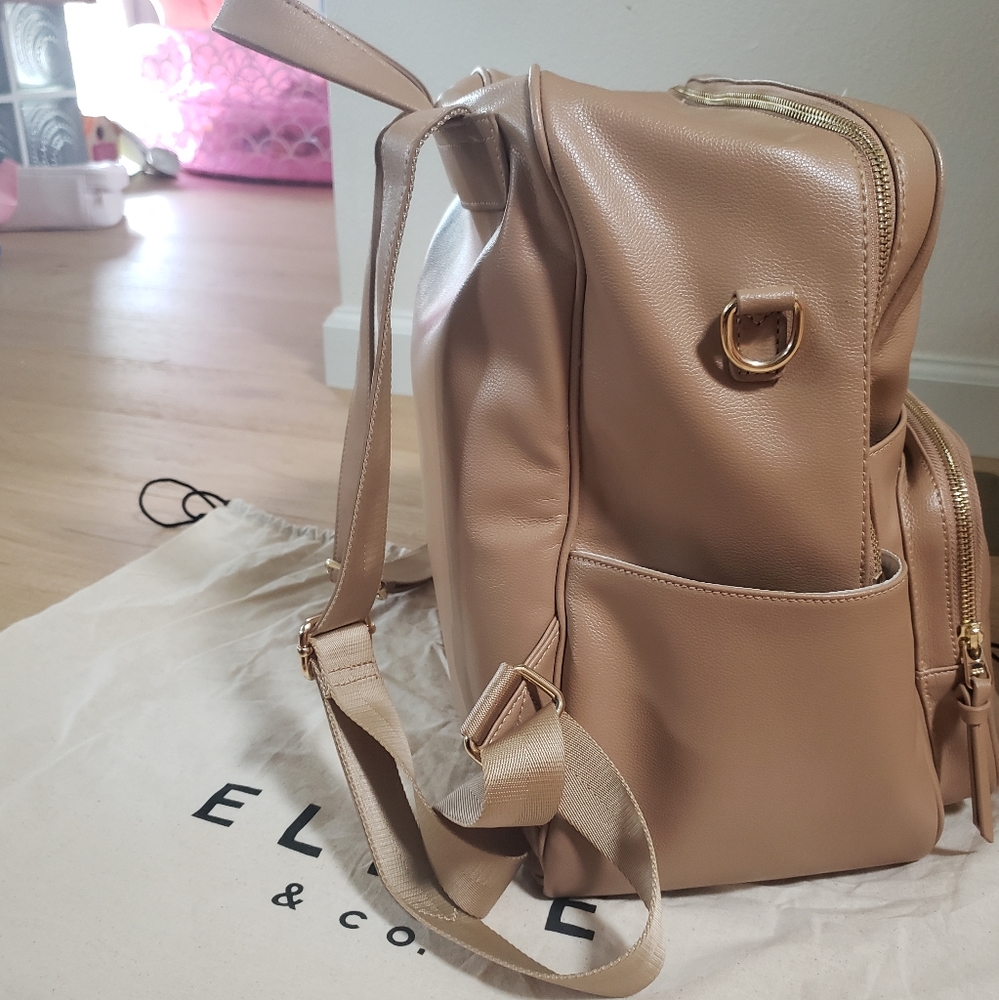 Vegan leather Backpack - Tan w/ gold hardware - Picture 5 of 11